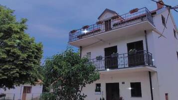 Ngoại thất