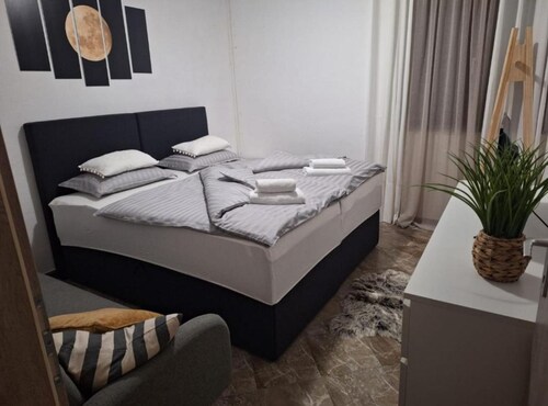 Apartment and Room Mare Vrlika