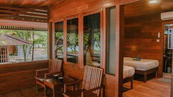 In-room safe, free WiFi