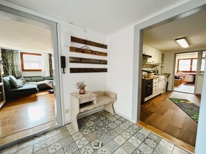 TV - Holiday Apartment 'Silvi und Heinz Huber' with Wi-Fi (Durbach)