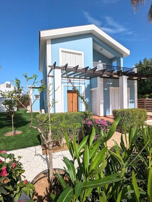 Villa | 3 bedrooms - Blue Estia Villa - Pool Wifi Summer Breeze (Paralimni)