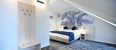 Comfort Triple Room, City View, Mezzanine | In-room safe, blackout drapes, free WiFi