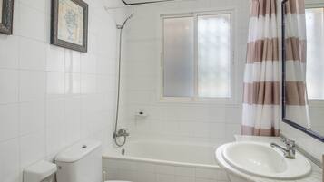 Shower, towels