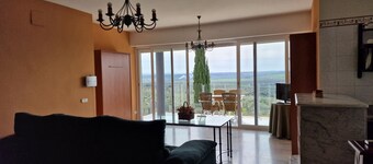 Ferienhaus 'Los Rosales De La Palmilla' mit privatem Pool, Balkon und Klimaanlage