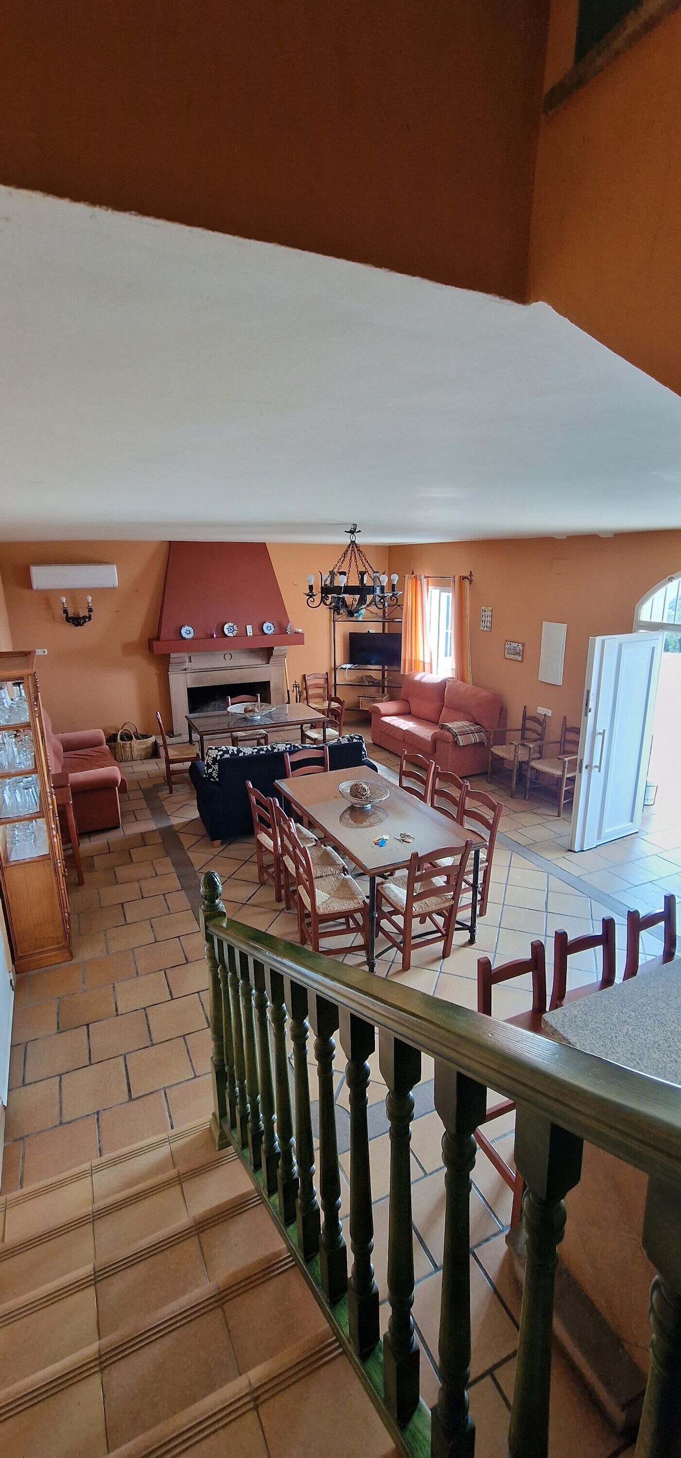 المنشأة من الداخل