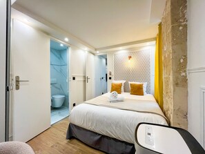 2 chambres, fer et planche à repasser, Wi-Fi gratuit, draps fournis
