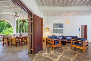 Outdoor dining - Marula House 4BD Villa, Diani Beach (Diani Beach)