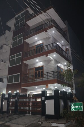 住宿正面