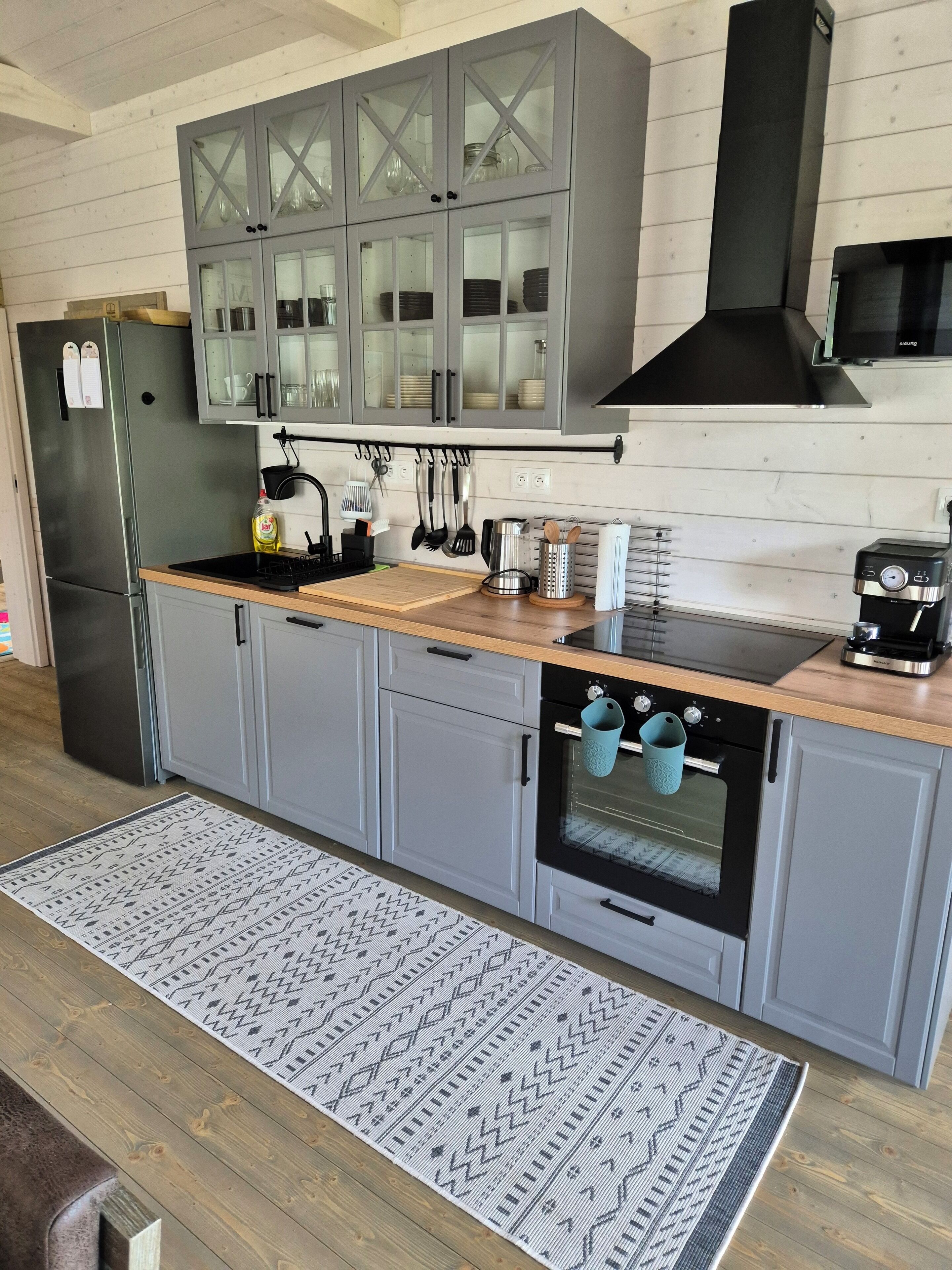 Microwave, oven, stovetop, dishwasher