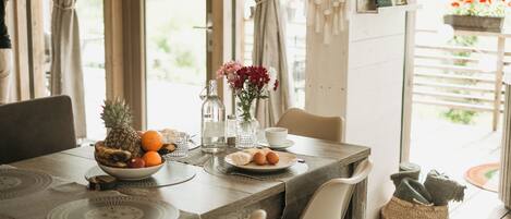 تناول الطعام