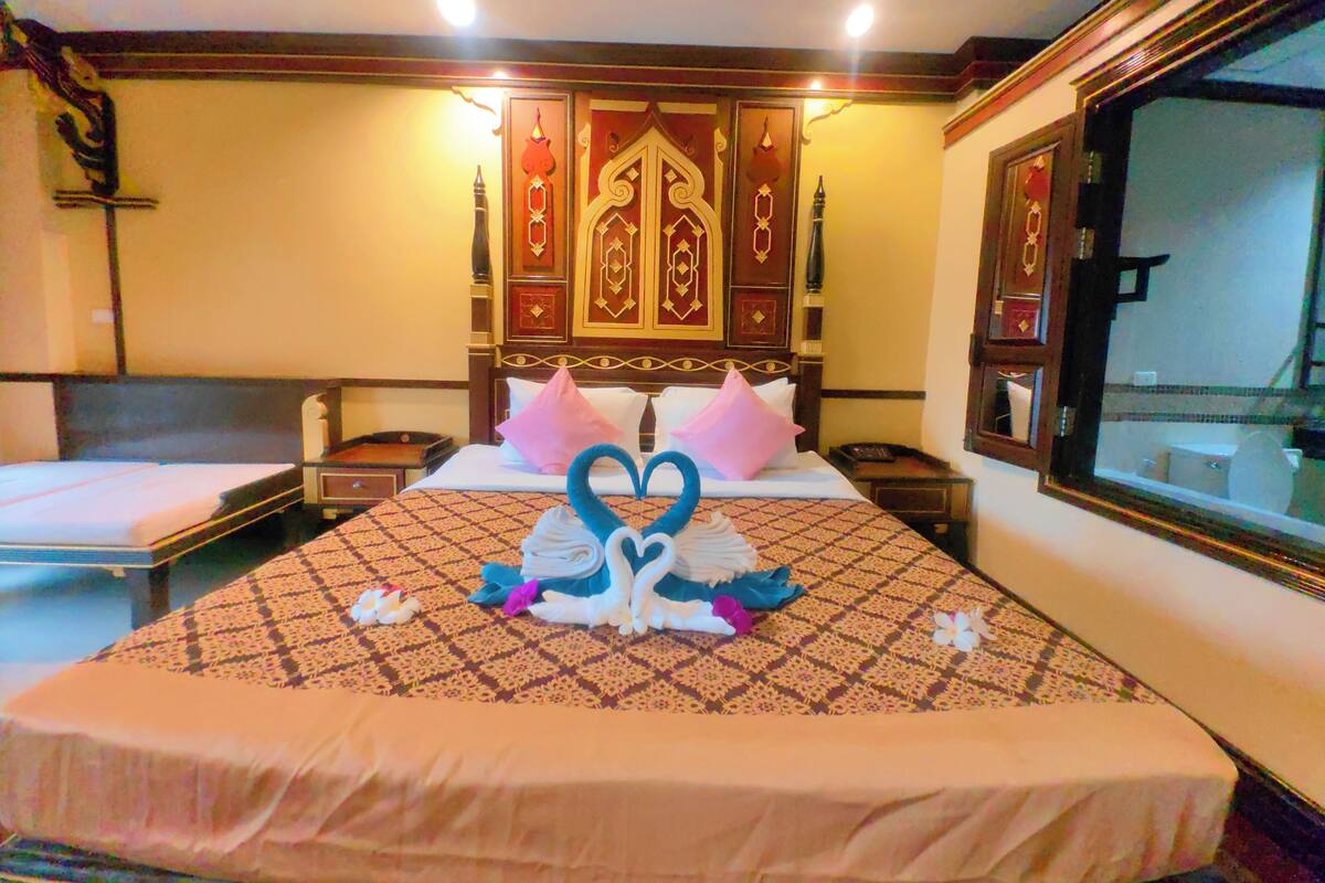Deluxe Double Room, Balcony, Pool View | Room amenity