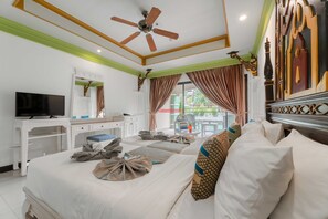 Deluxe-Zweibettzimmer, Balkon, Poolblick