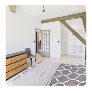 4 bedrooms, travel cot, WiFi, bed sheets