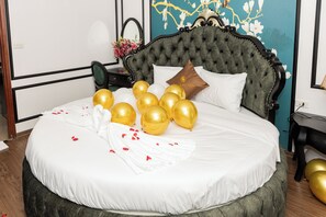 Frette Italian sheets, premium bedding, down duvets, memory-foam beds - Royal Lotus Villa (Thanh Xuan)