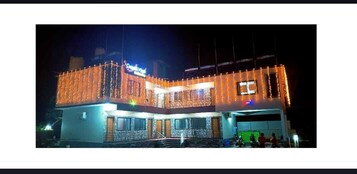 Habitación con 1 cama doble o 2 individuales, vistas a la bahía | Zona de estar