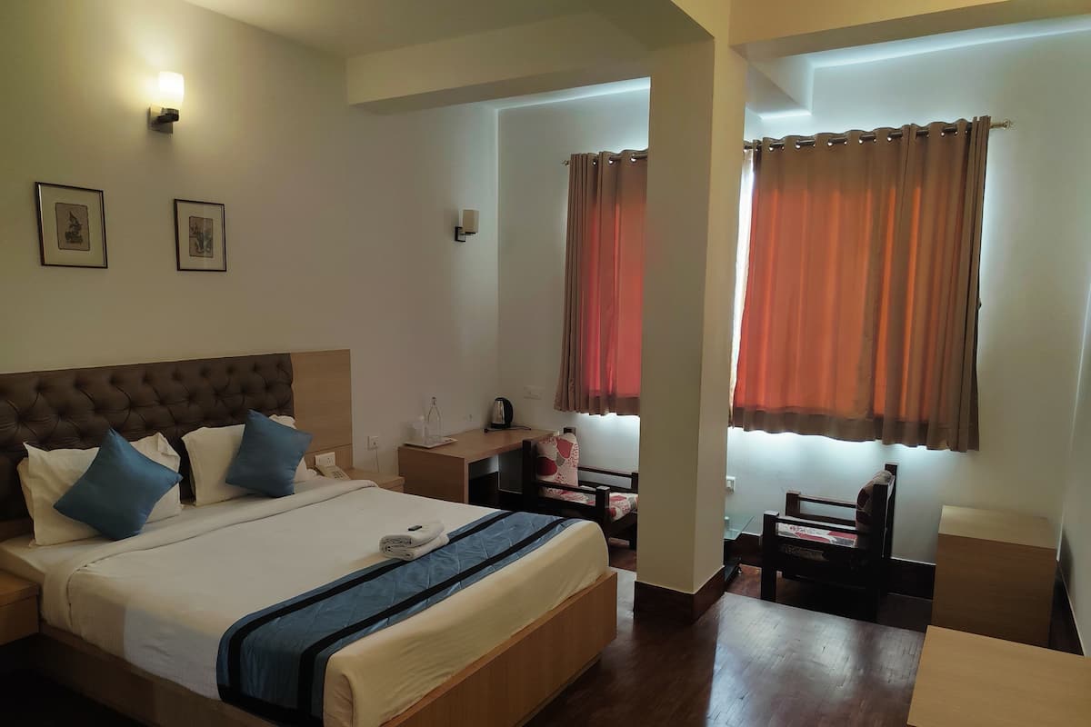 Family Double Room | Desk, free WiFi