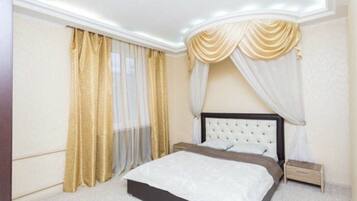 Appartamento Comfort, vista città | Tende oscuranti, ferro/asse da stiro, Wi-Fi gratuito