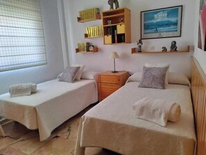 3 bedrooms, bed sheets