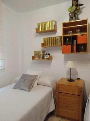 3 bedrooms, bed sheets