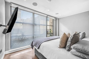 2 habitaciones, tabla de planchar con plancha, cuna de viaje y wifi