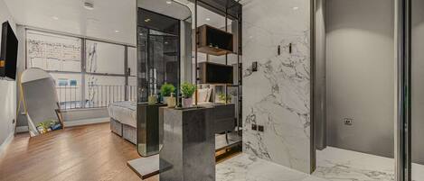 2 bedrooms, iron/ironing board, travel cot, WiFi