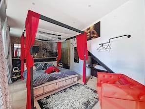 Romantic Suite, Air conditioning, Garden View | Premium bedding, Select Comfort beds, individually decorated