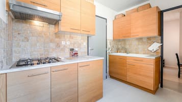 KylskÄp, mikrovÄgsugn, ugn och spishÀll