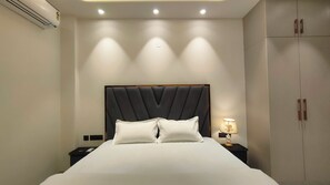 Deluxe Apartment, Balcony, City View | Iron/ironing board, free WiFi