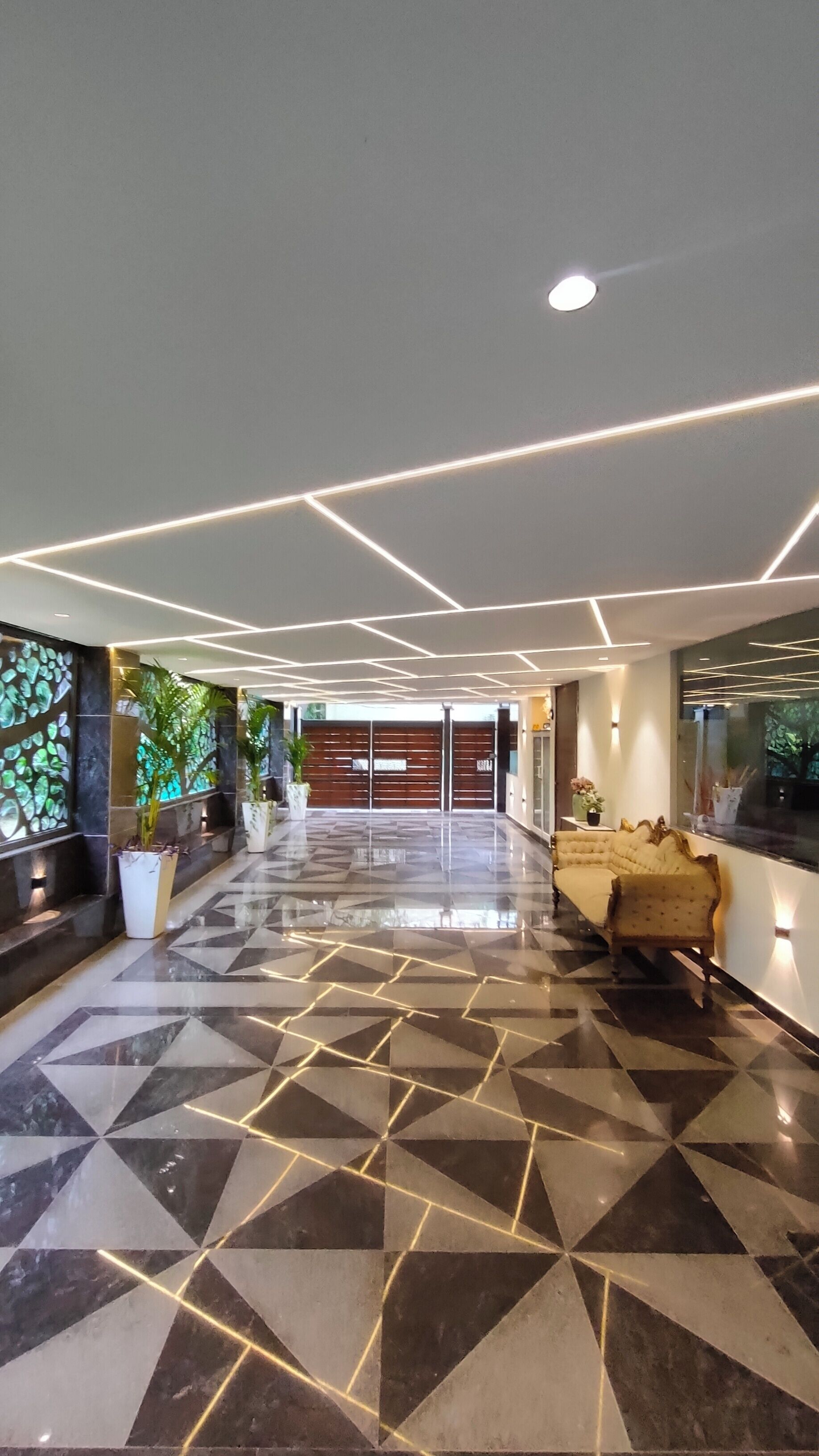 المنشأة من الخارج