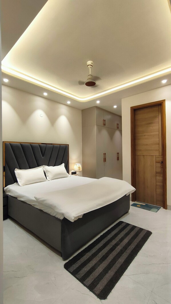 Iron/ironing board, free WiFi