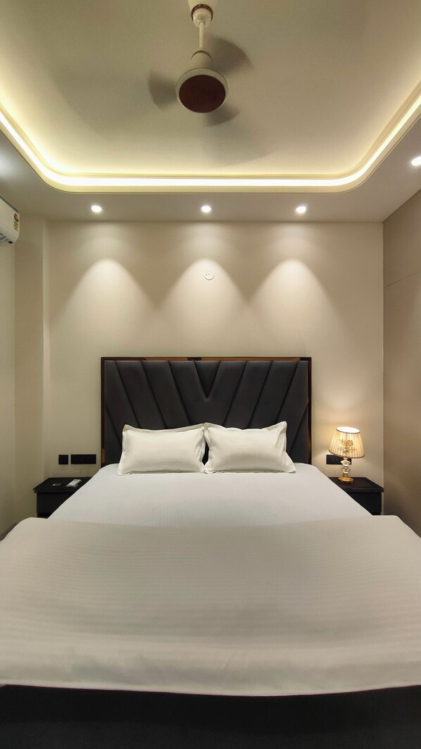 Iron/ironing board, free WiFi - Let'stay DLF Phase- 1, Gurugram (Gurugram)