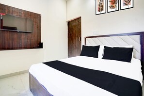 Deluxe Double Room | Meja, Wi-fi percuma