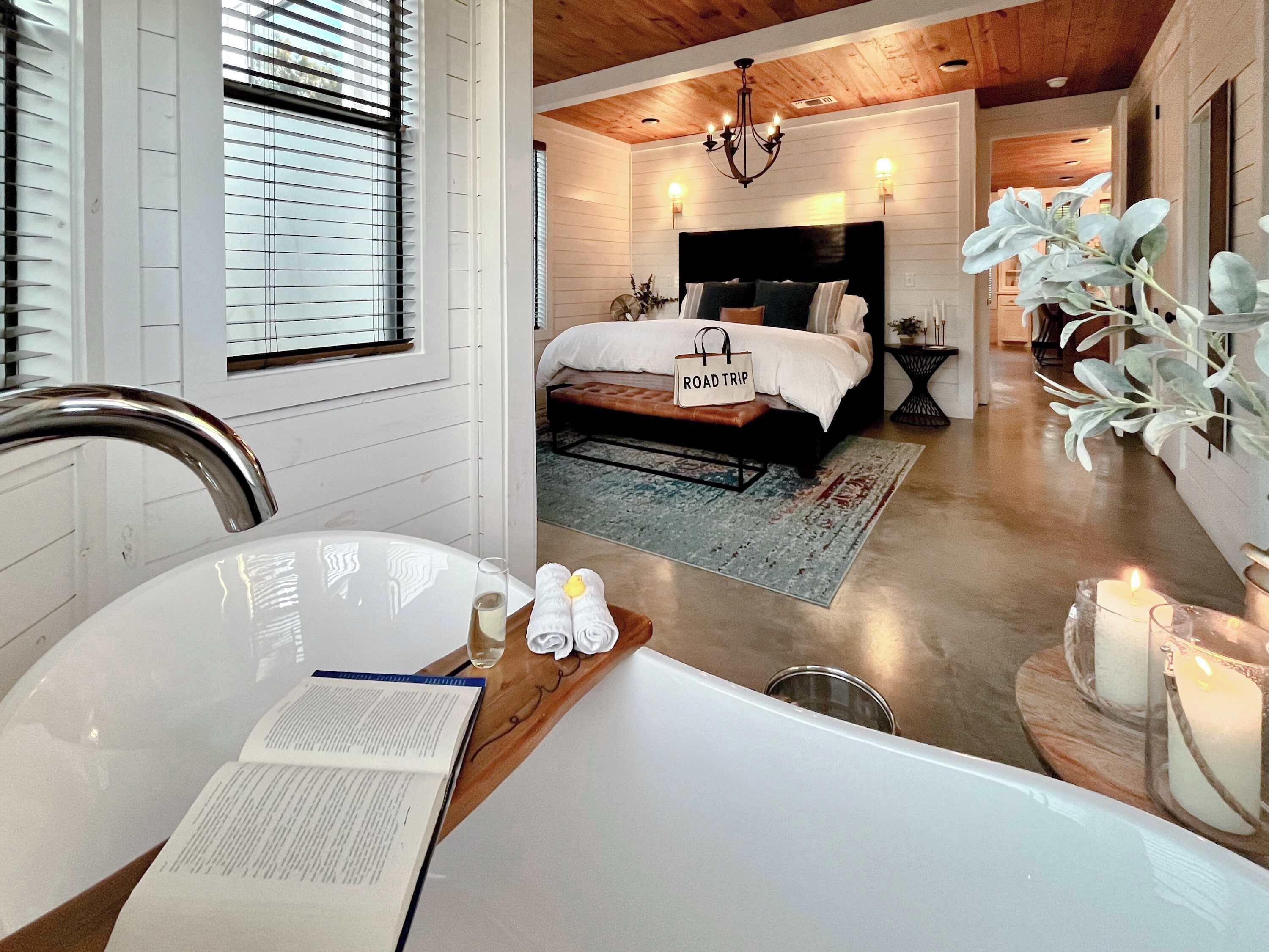 Cabin, Multiple Beds, Hot Tub, Garden View (Sugarberry Farm) | 3 bedrooms, individually decorated, individually furnished, bed sheets