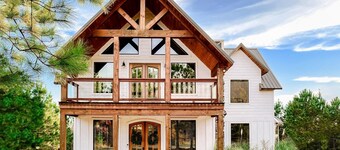 Sugarberry Farm Farmhouse! Firepit, Porch Swing