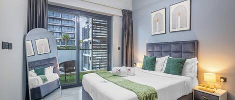 Appartement Luxe, balcon, vue piscine