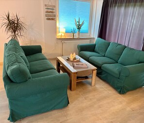 TV - Haus 53° Nord - North Sea vacation for the whole family - pets welcome (Südbrookmerland)