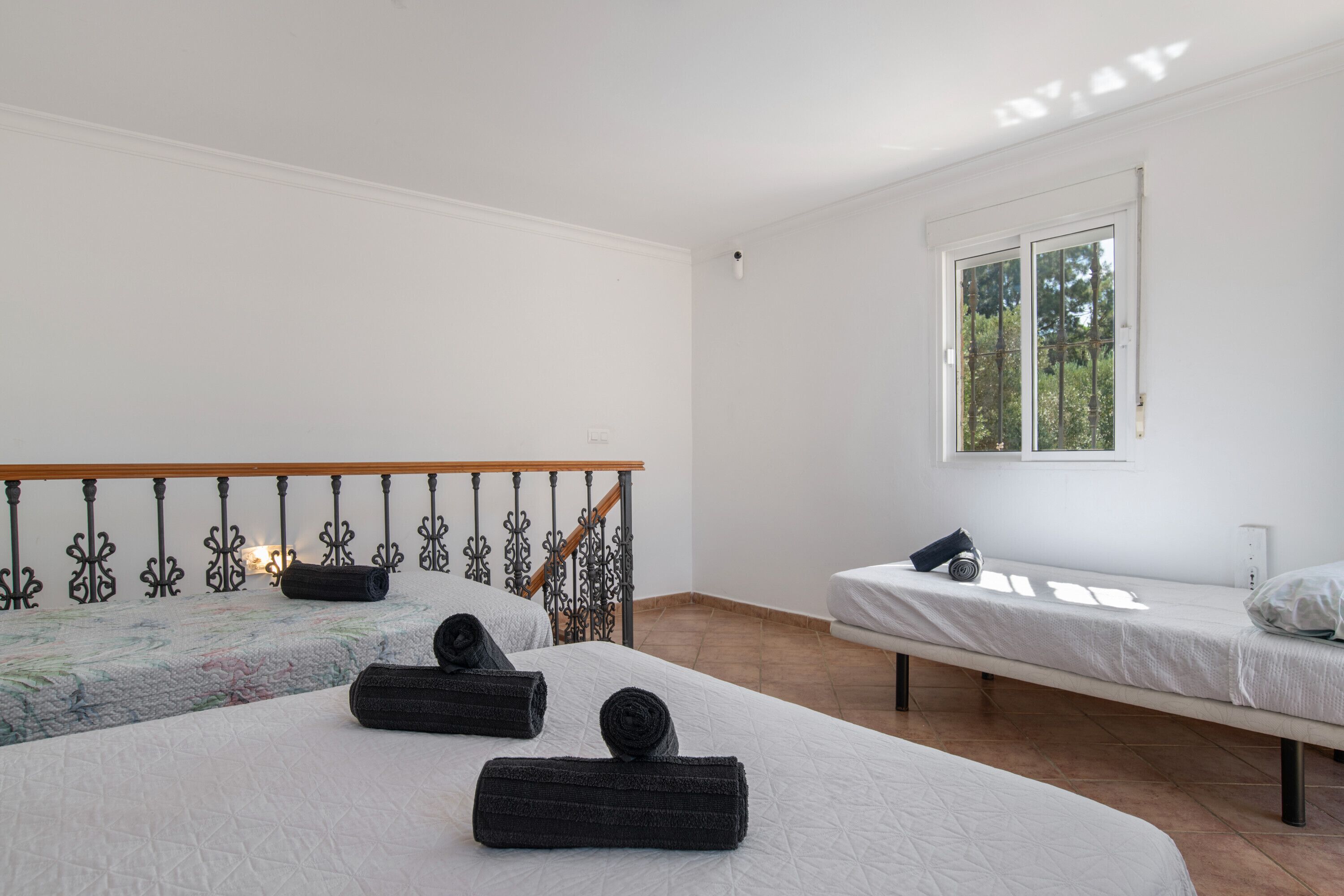 4 makuuhuonetta, silitysrauta/-lauta, Wi-Fi, vuodevaatteet