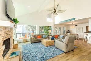 TV, fireplace, offices