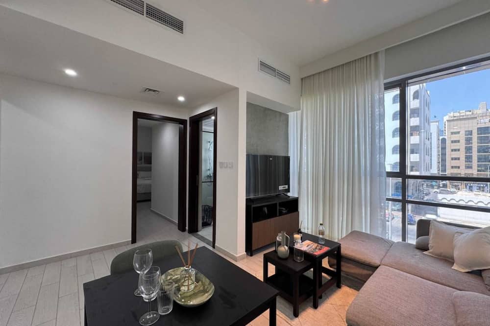 Luxury 1-bedroom fully furnished Lifeline apartment