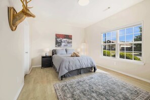 2 slaapkamers, een strijkplank/strijkijzer, wifi, beddengoed