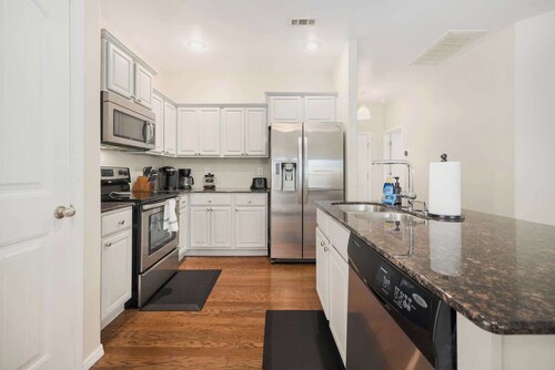 Bubbly Blue-Monthly Rental-3 Mi to UofA & Downtown