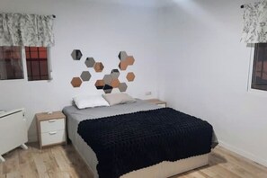 1 makuuhuone, silitysrauta/-lauta, Wi-Fi, vuodevaatteet