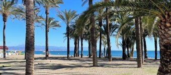 Make yourself at home @Tamara with two steps to the pool