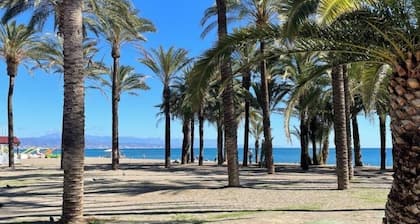 Make yourself at home @Tamara with two steps to the pool