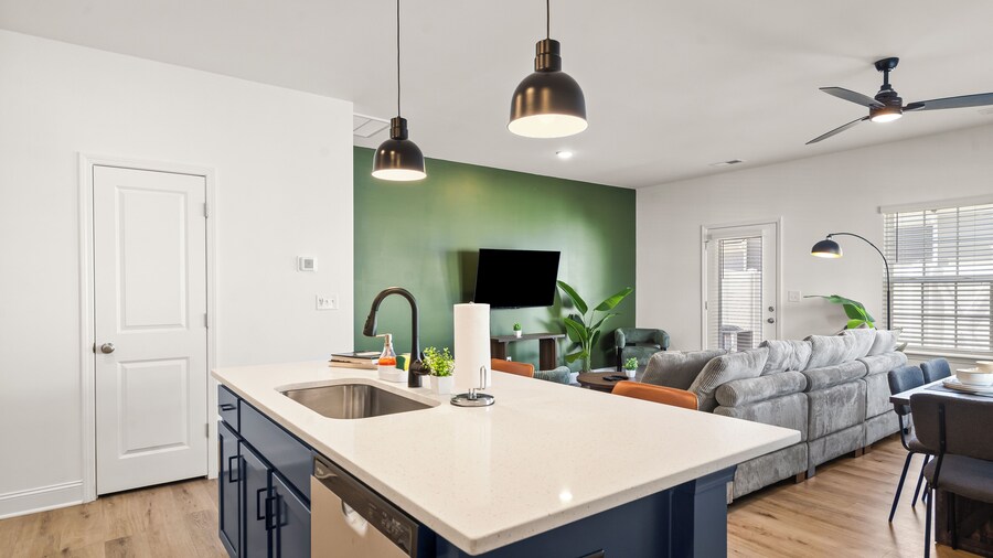 Luxe 3BR Townhouse Mins to Uptown CLT