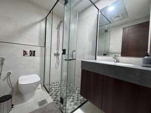Standard Apartment, 2 Bedrooms | Bathroom | Shower, bidet, towels, soap