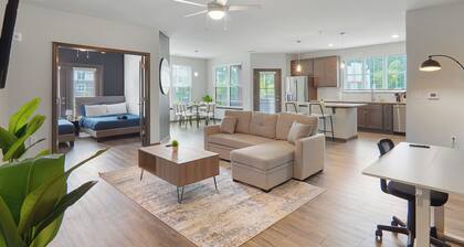 Luxe King 3BR Suite in North Raleigh