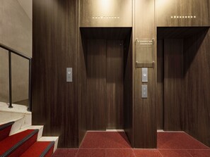 Lift - Hotel Villa Fontaine Tokyo Hibiya (Tokyo)