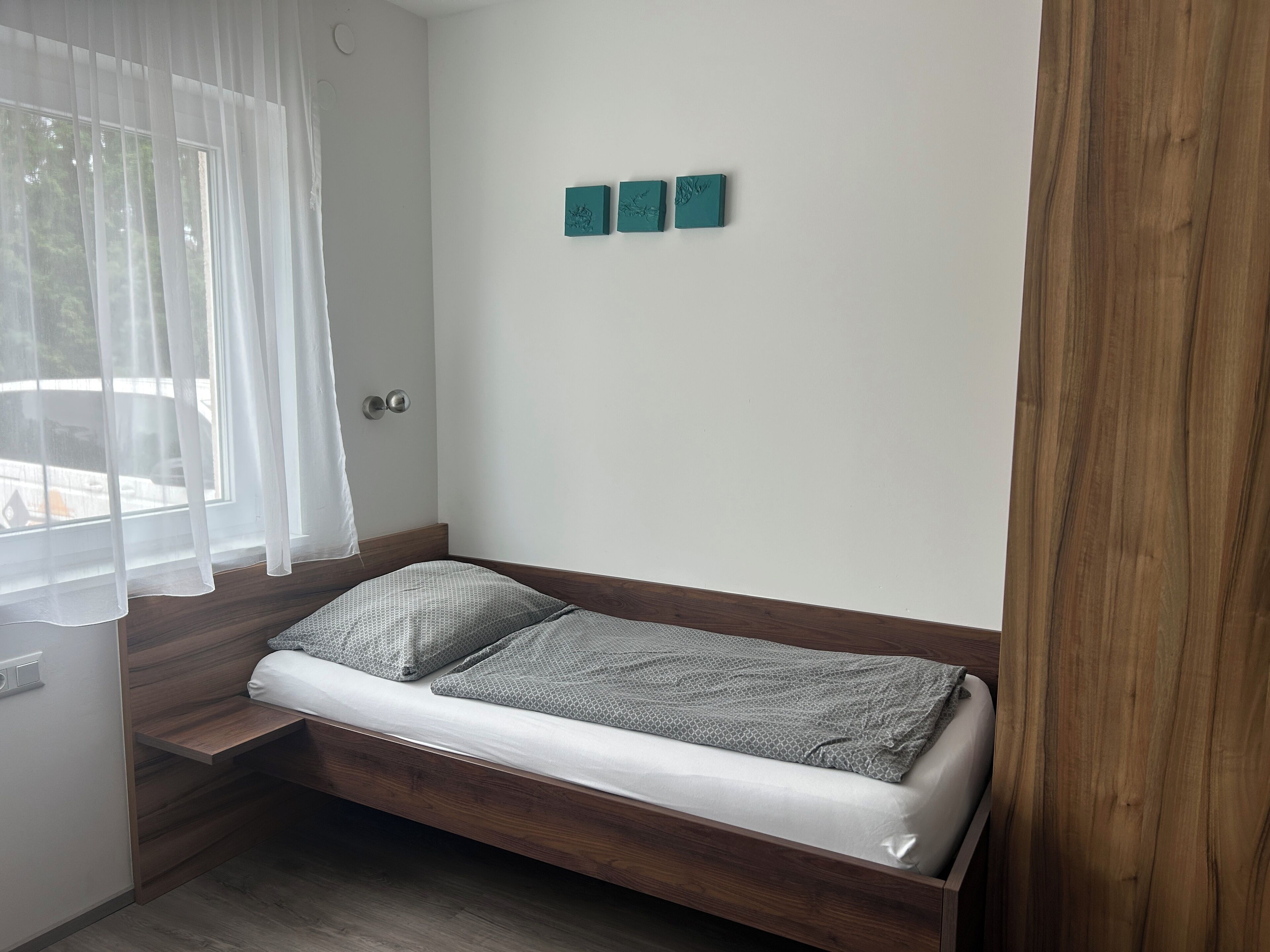 Een strijkplank/strijkijzer, gratis wifi