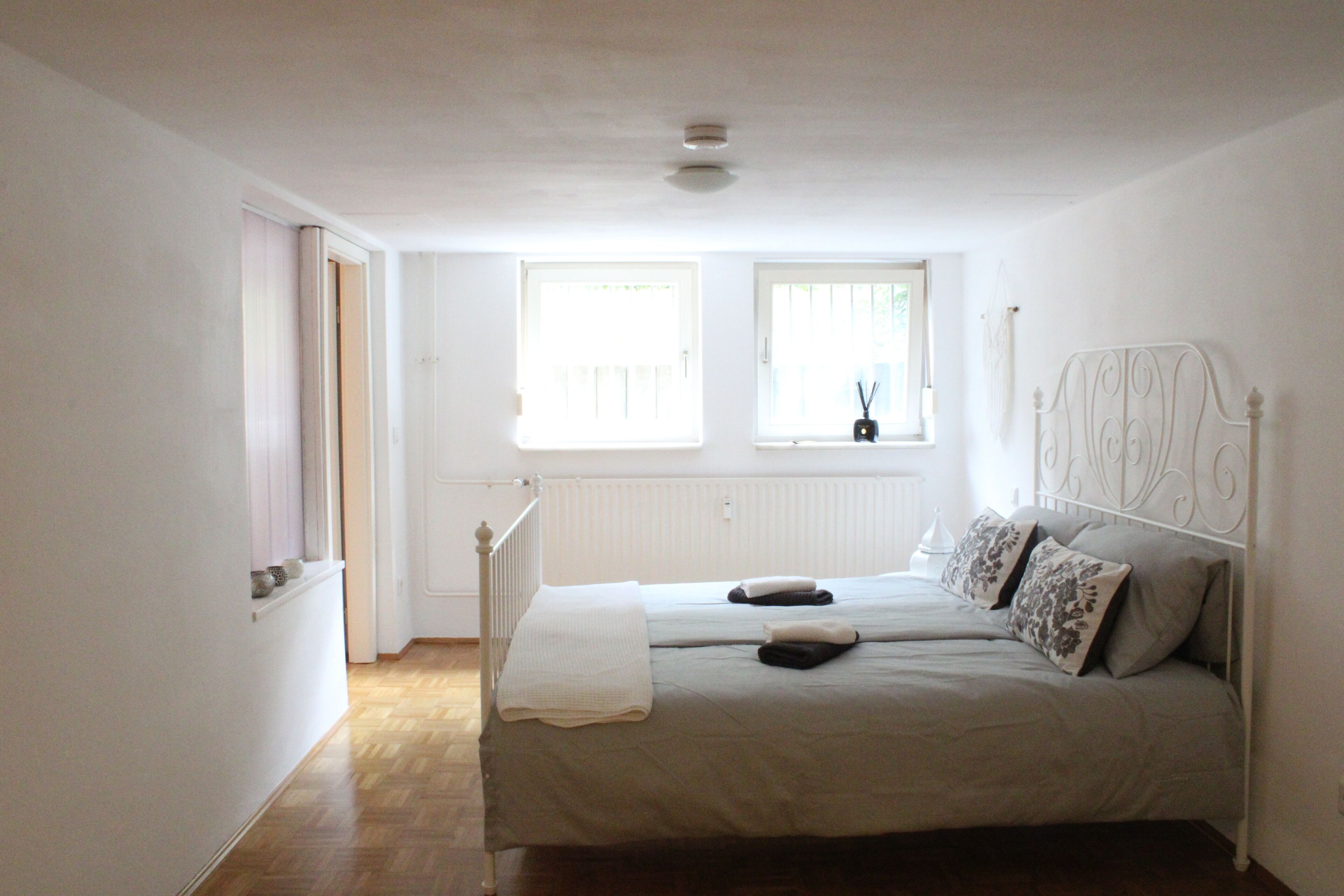 2 soverom, strykejern/-brett, wi-fi og sengetøy